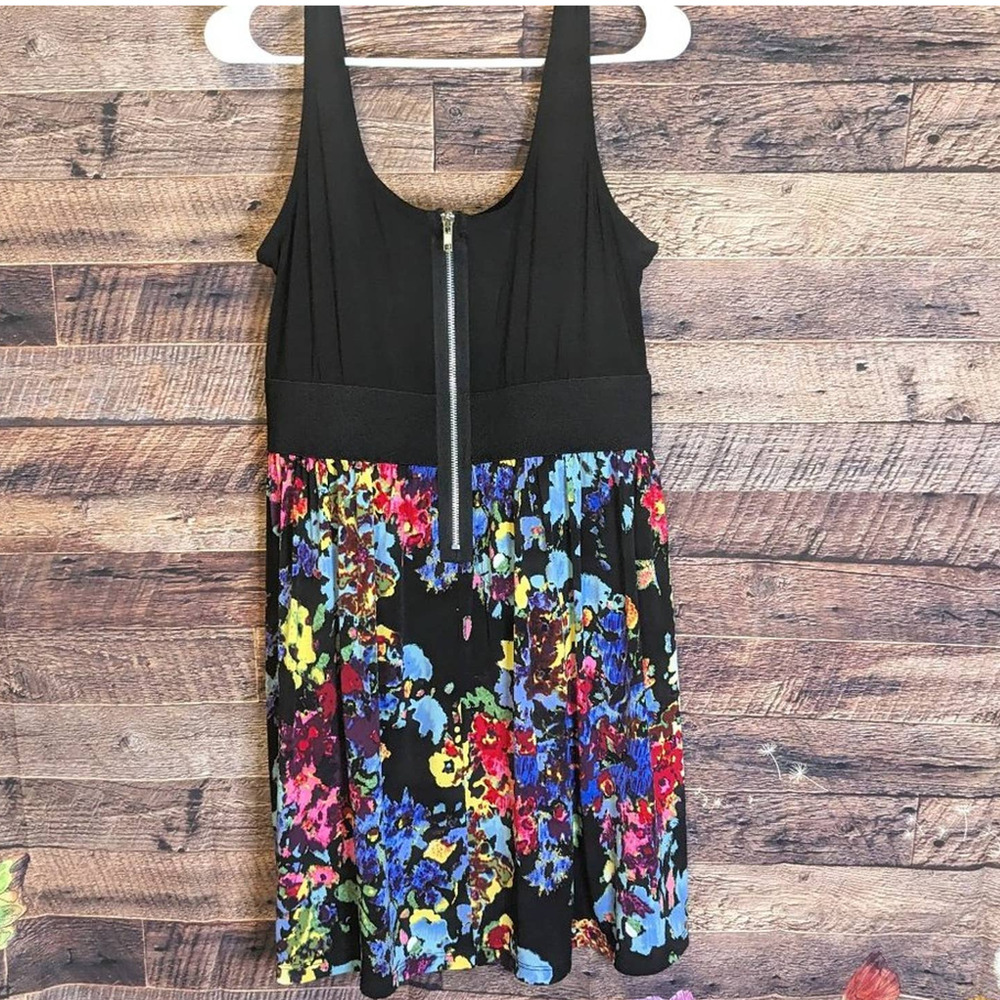 MSK size 12P fun lightweight floral dress for fall/winter cruise, party.